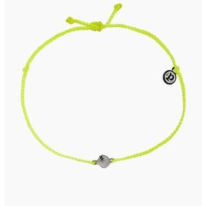 Brand New - PURA VIDA ANKLET- Silver SCALLOP CHARM in Neon Yellow.